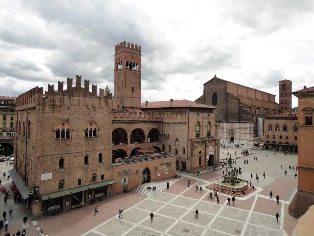Casa Daura - Your Comfortable Apartment In Bologna - Parking Exterior foto