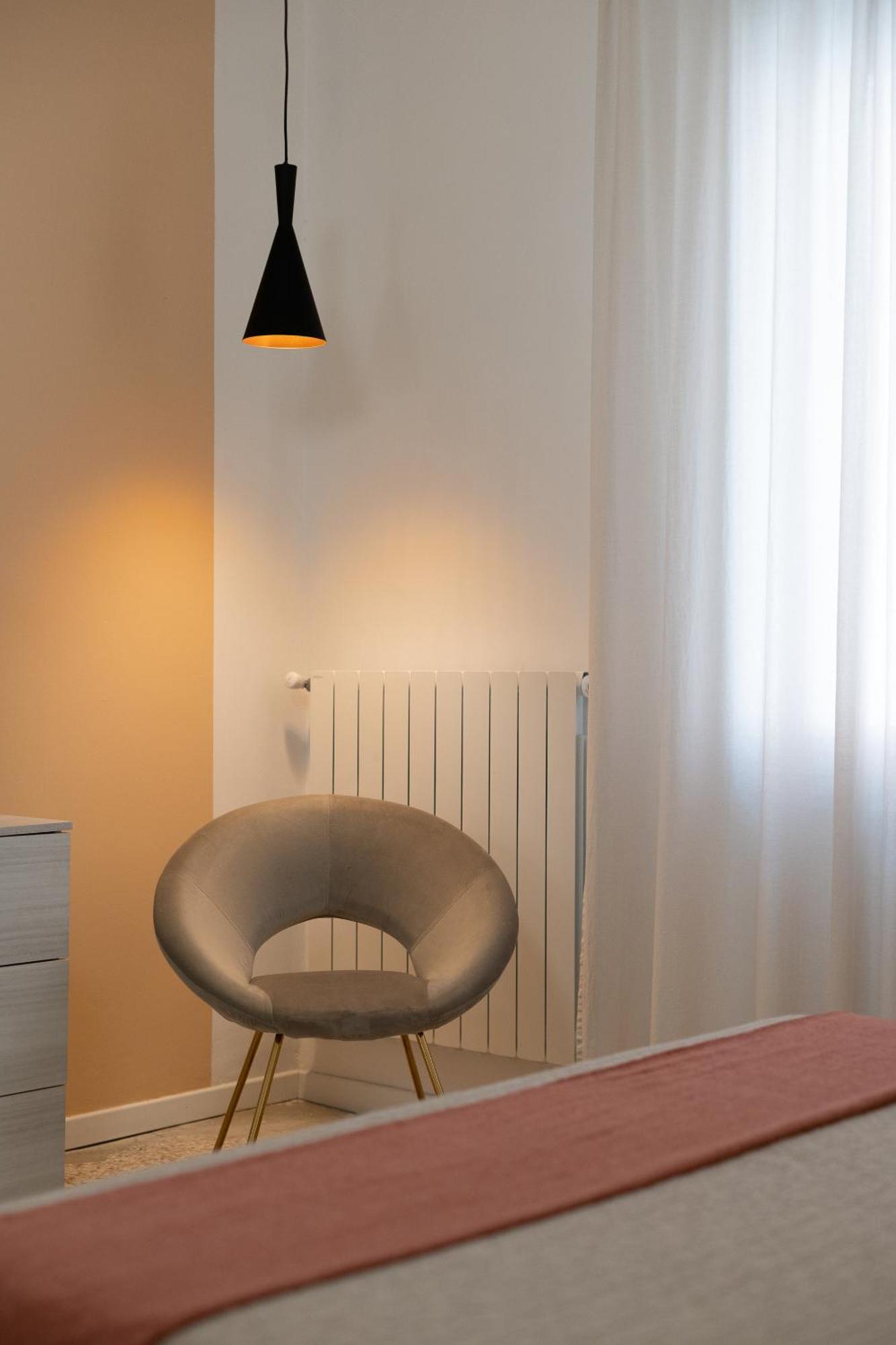 Casa Daura - Your Comfortable Apartment In Bologna - Parking Exterior foto